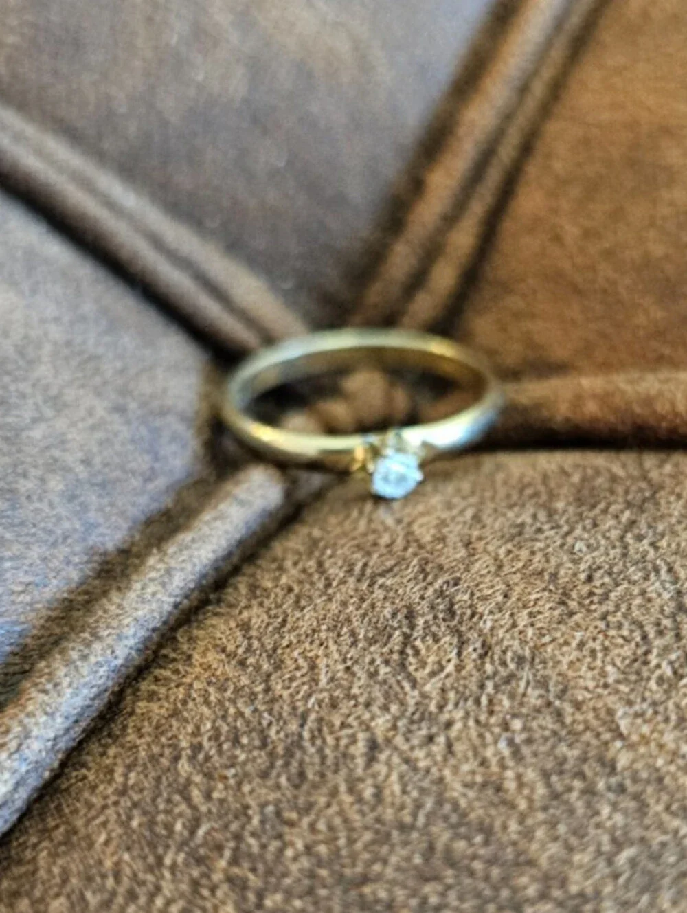 Vintage 1950s Womens Sz 7.5 Dainty Gold Tone Engagement Ring Cubic Zirconia